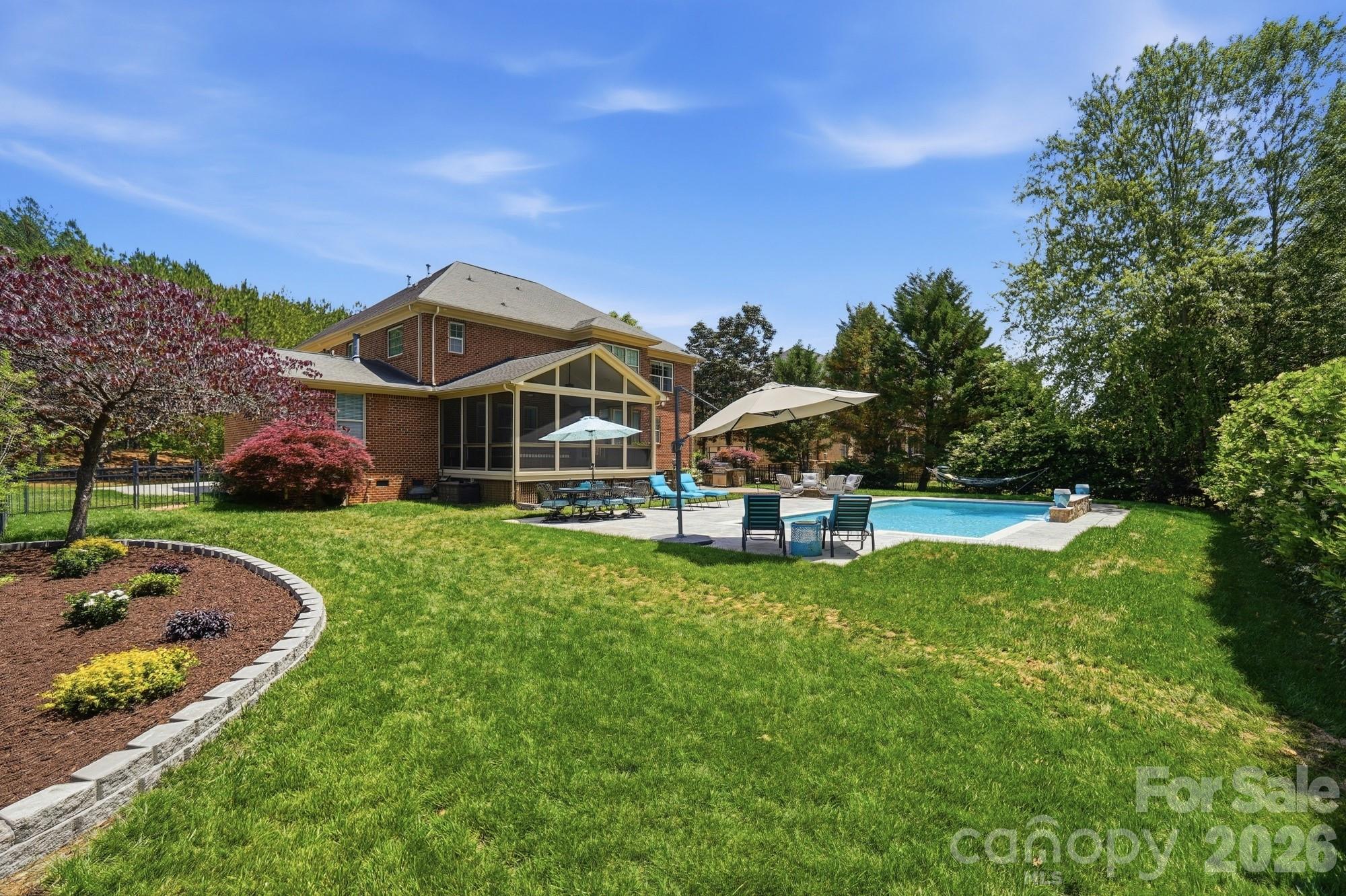 3219 Lakehurst Crossing Property Photo 5