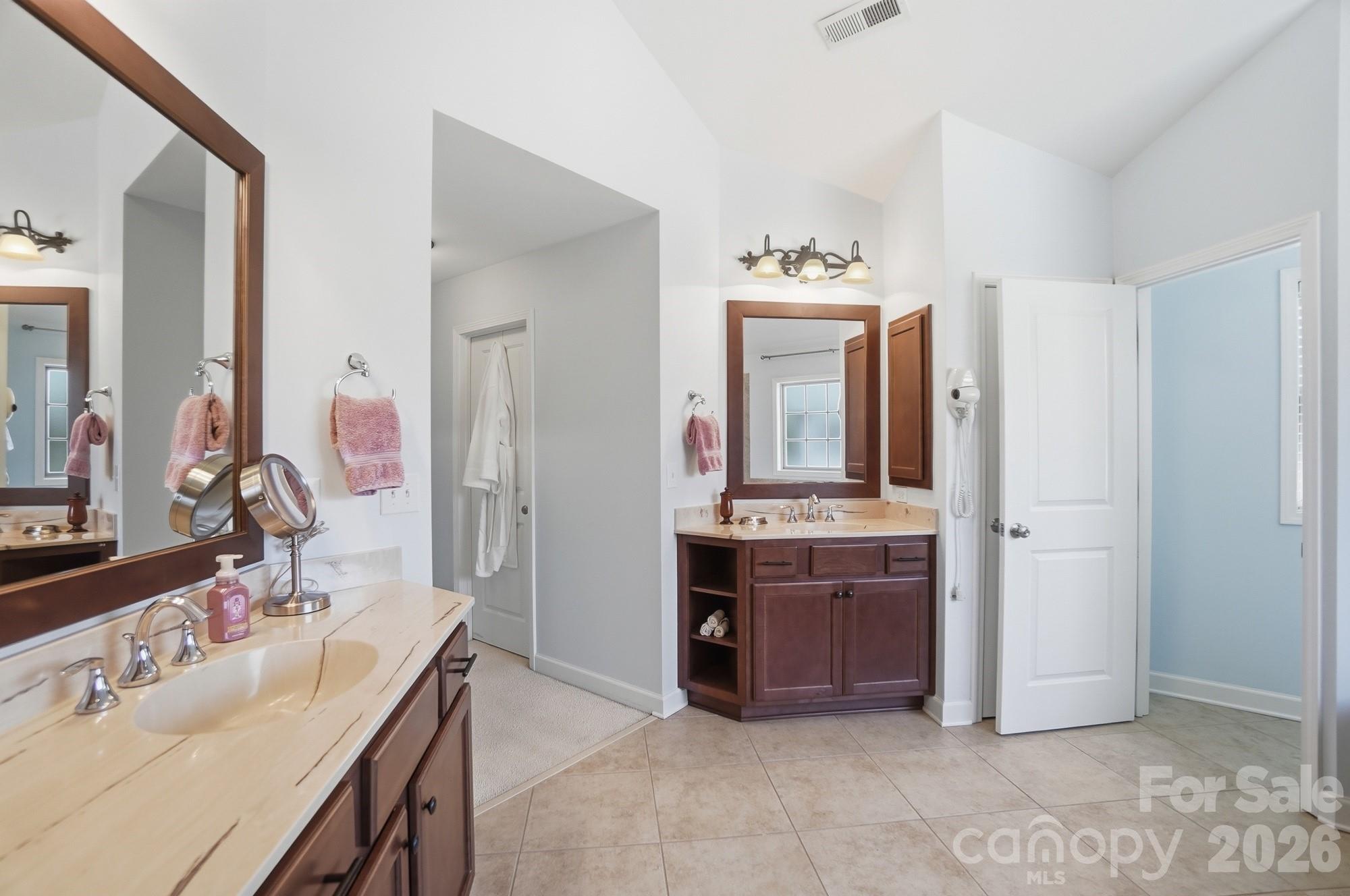 3219 Lakehurst Crossing Property Photo 37