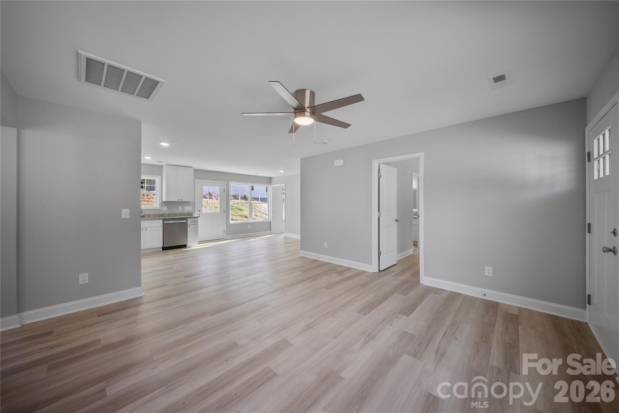 301 W 9th Street Property Photo 4