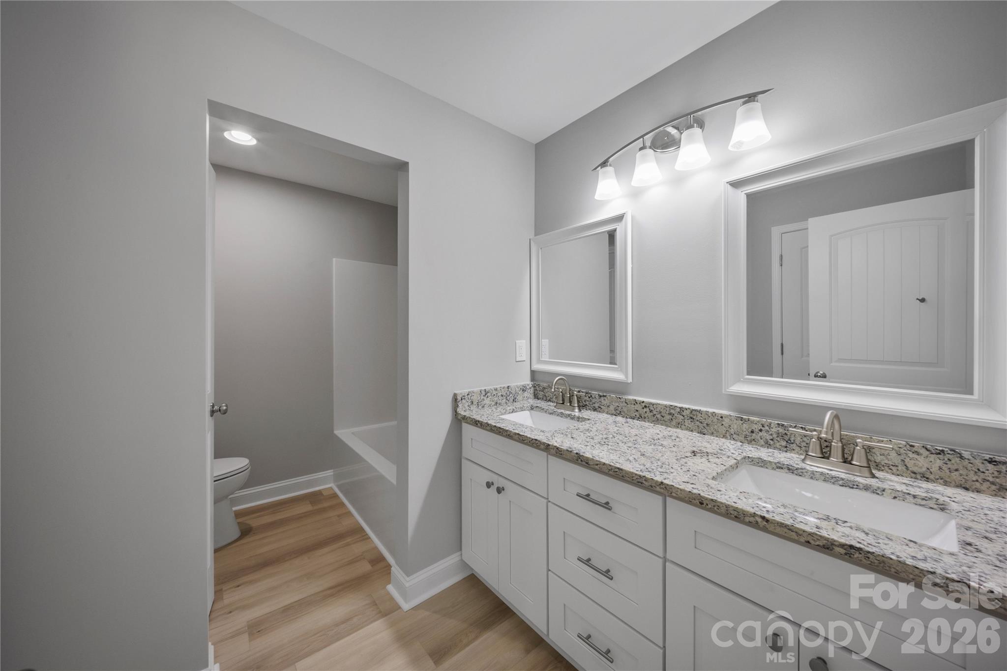 301 W 9th Street Property Photo 12