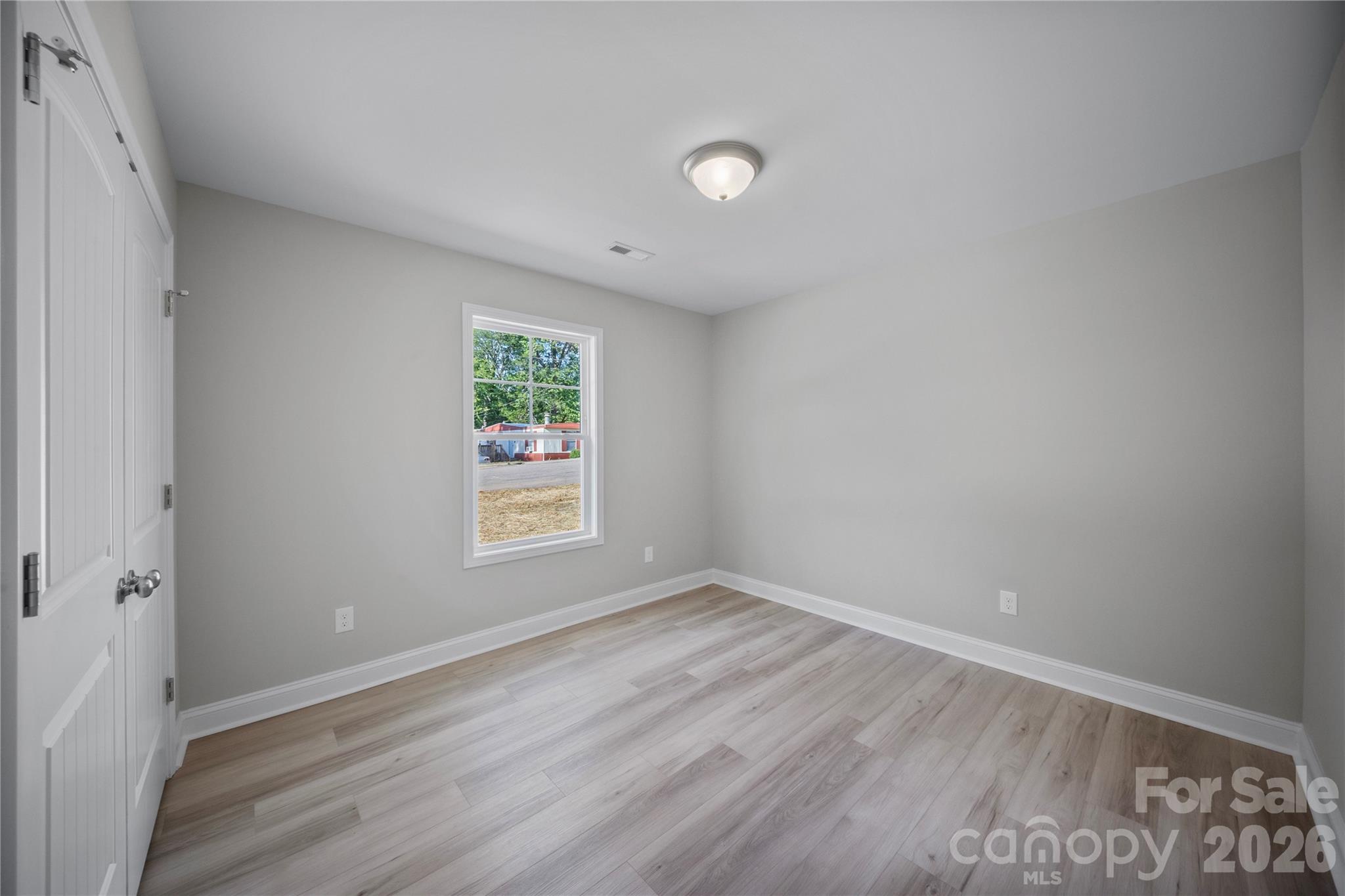 301 W 9th Street Property Photo 14