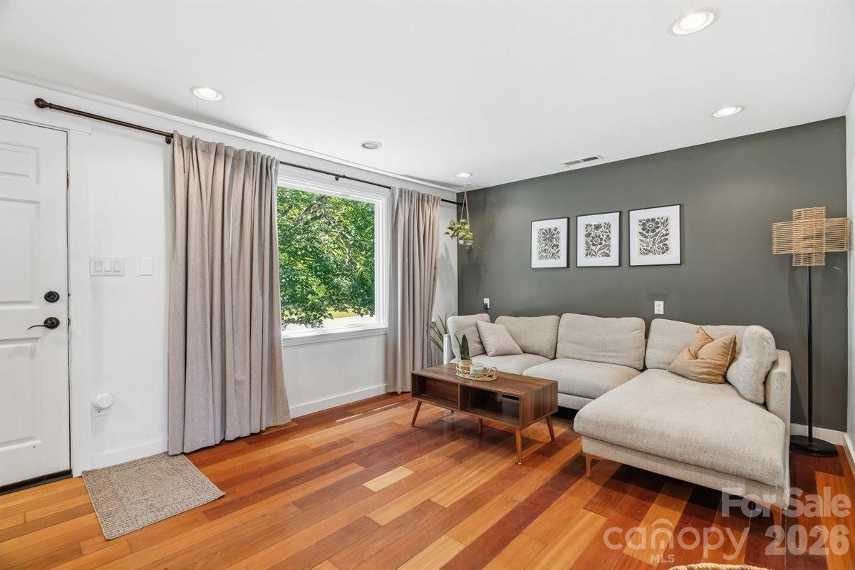 1177 Runway Drive Property Photo 3