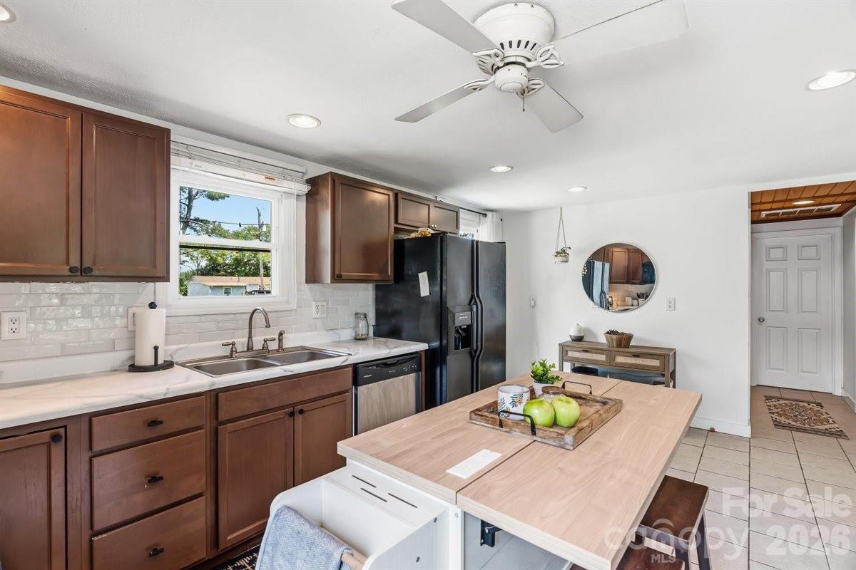 1177 Runway Drive Property Photo 6
