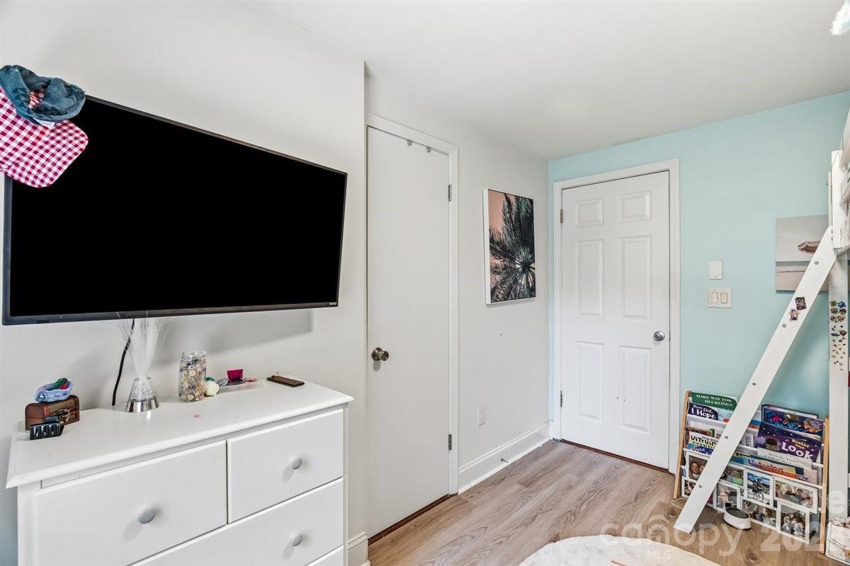 1177 Runway Drive Property Photo 8