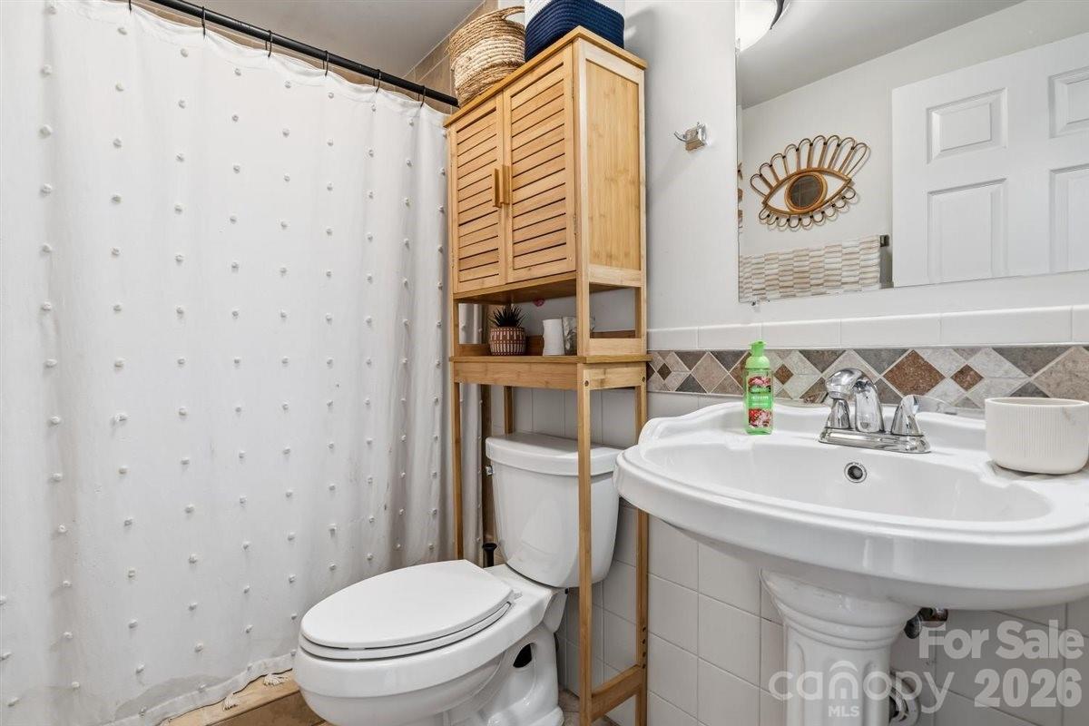 1177 Runway Drive Property Photo 9