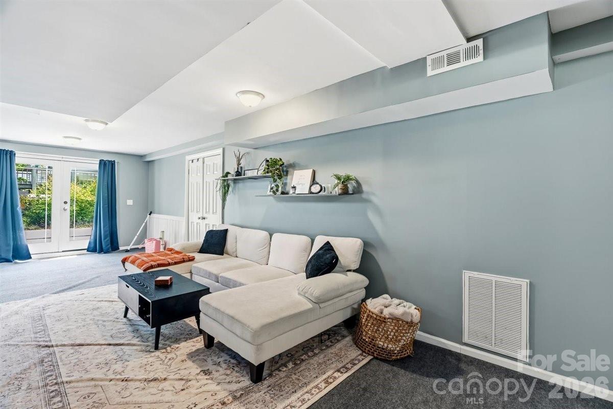 1177 Runway Drive Property Photo 13