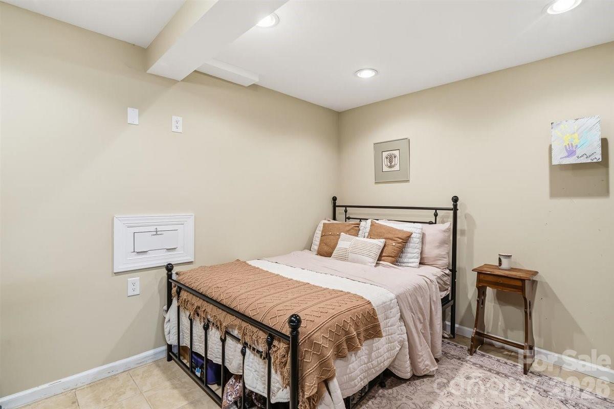 1177 Runway Drive Property Photo 14