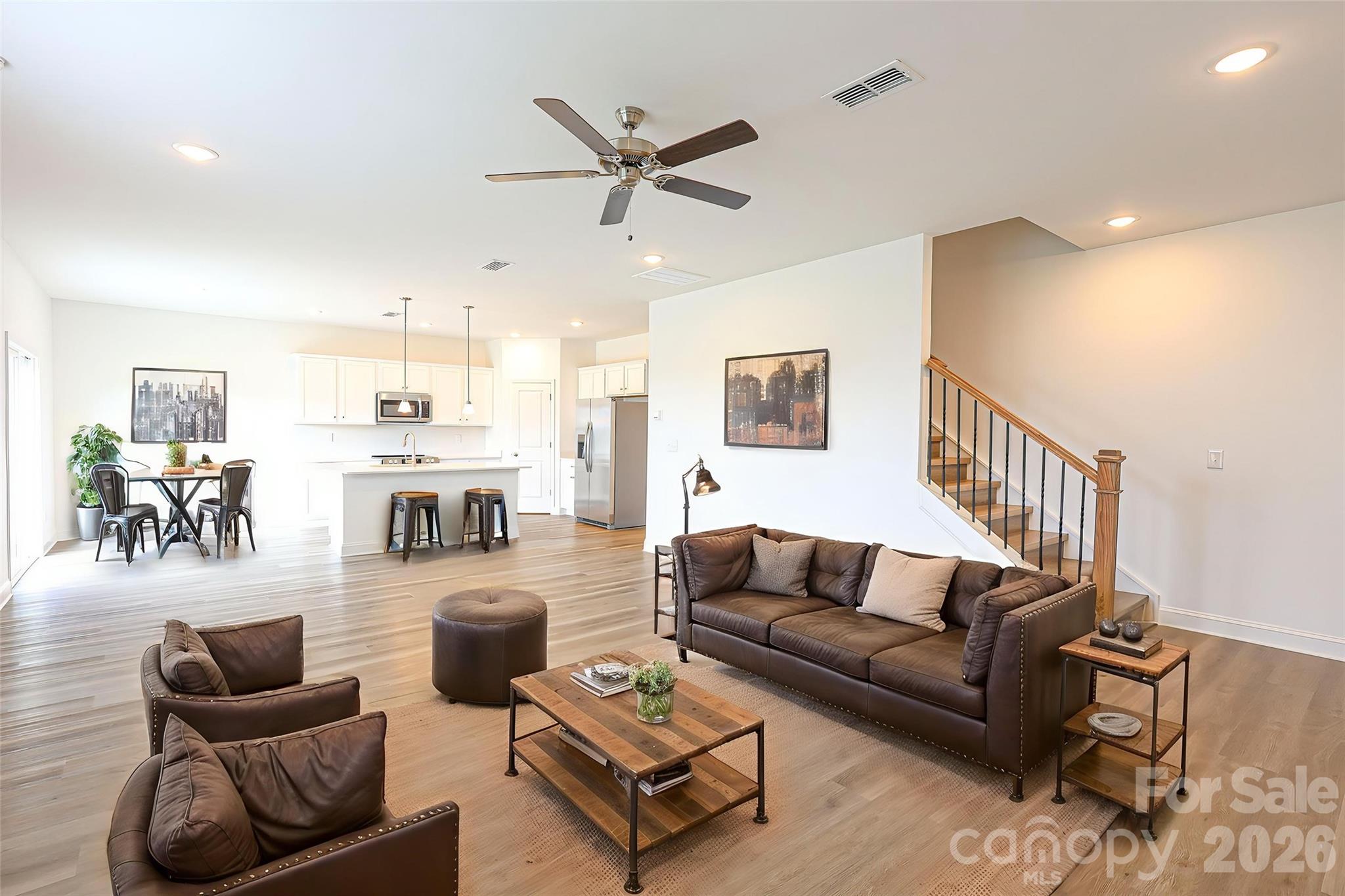 5011 Twin River Drive Property Photo 4