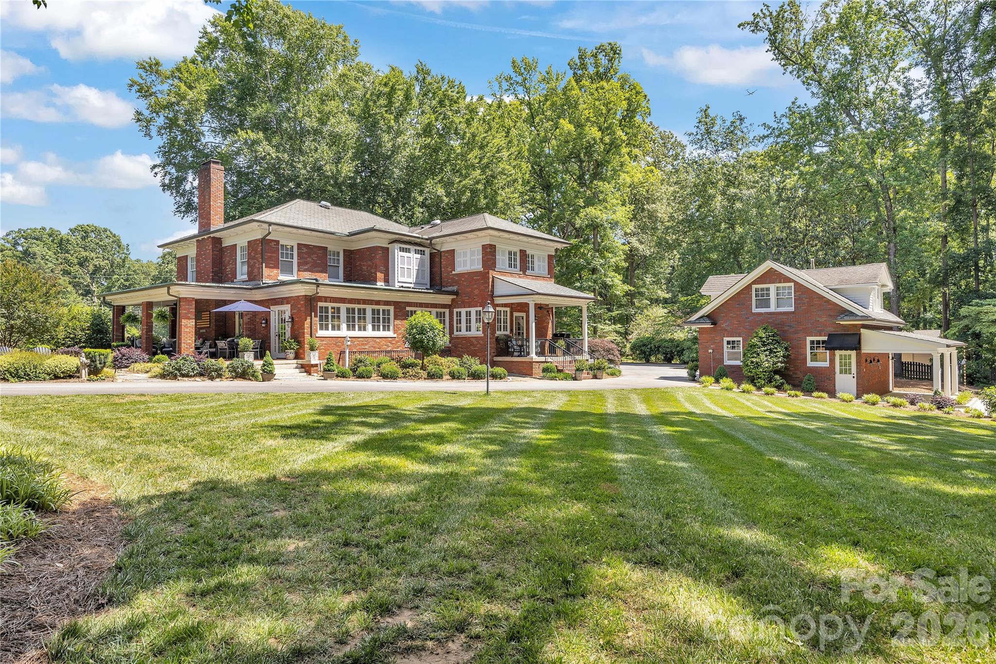 128 W Colonial Drive Property Photo