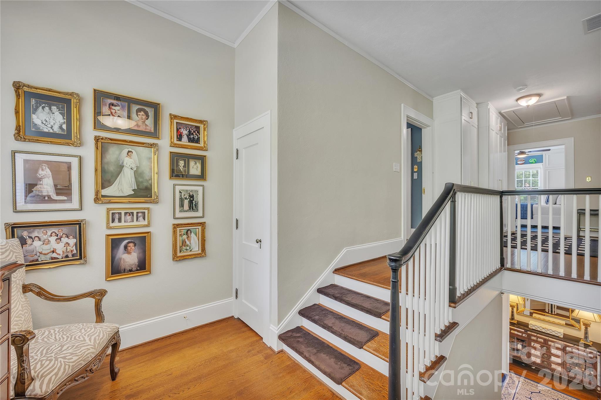 128 W Colonial Drive Property Photo 29