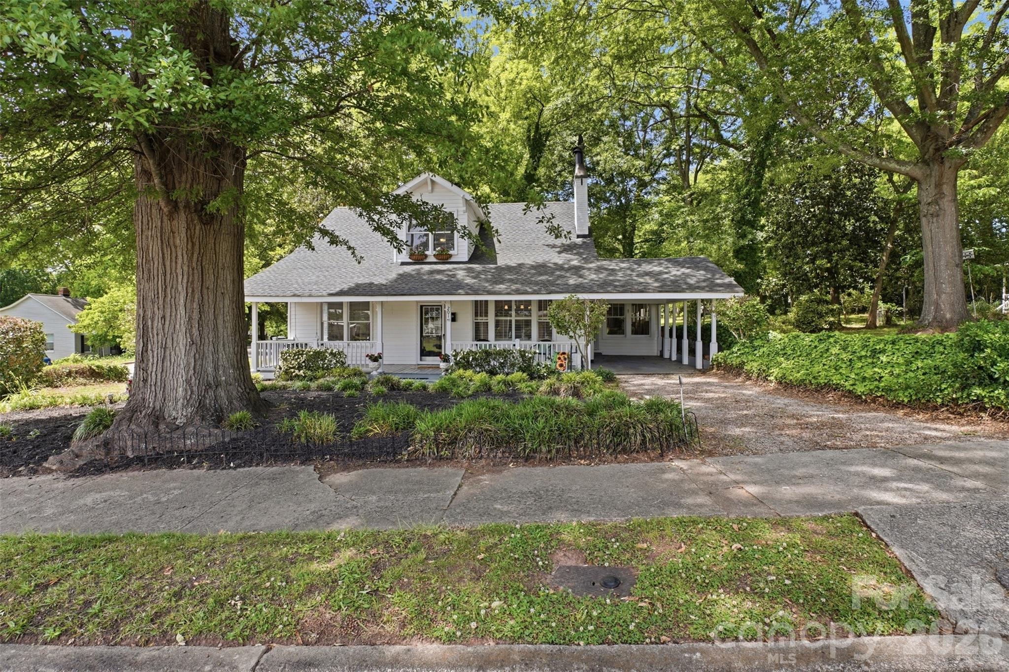 201 Smith Street Property Photo 1