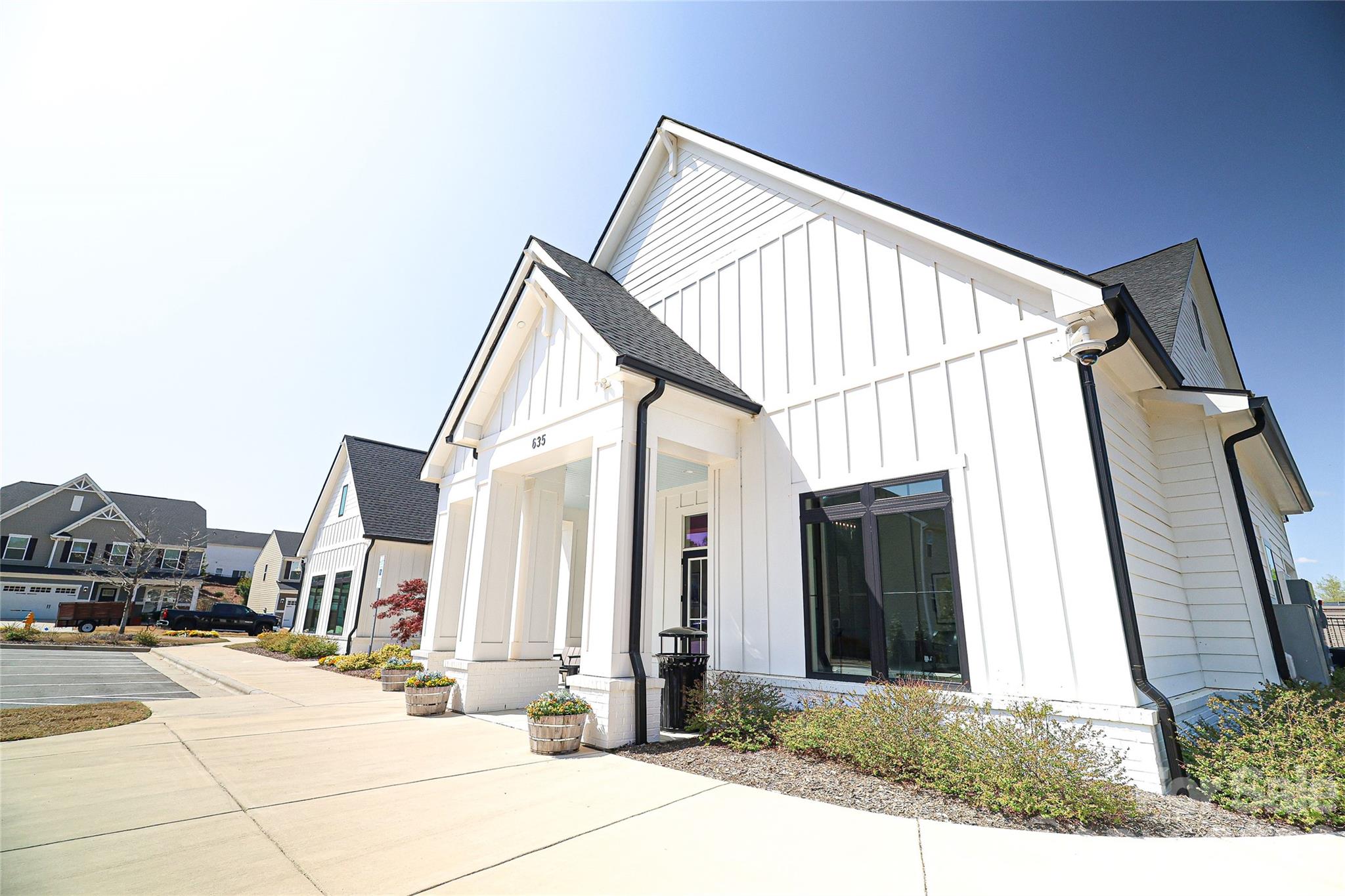 5003 Twin River Drive Property Photo 13