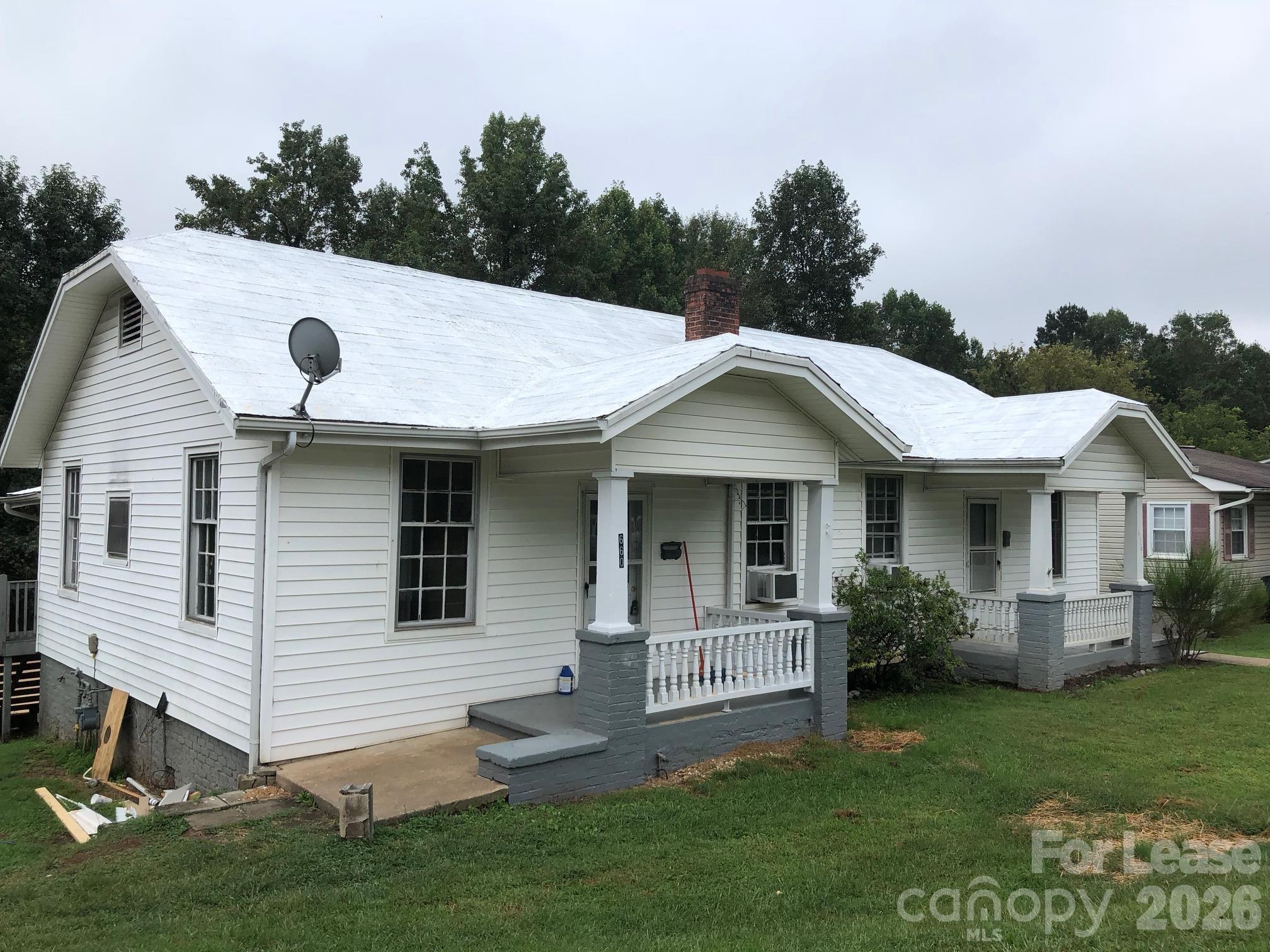 660 E Sharpe Street Property Photo 1