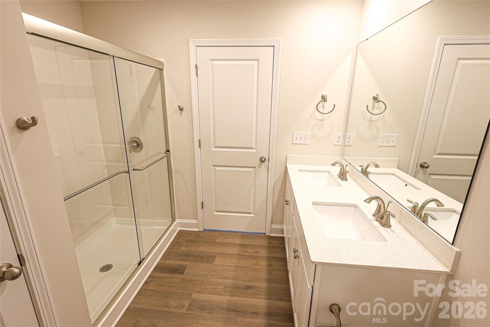 4999 Twin River Drive Property Photo 8
