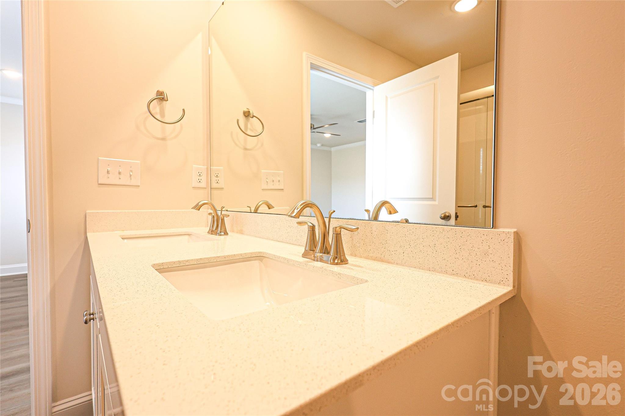 4999 Twin River Drive Property Photo 9