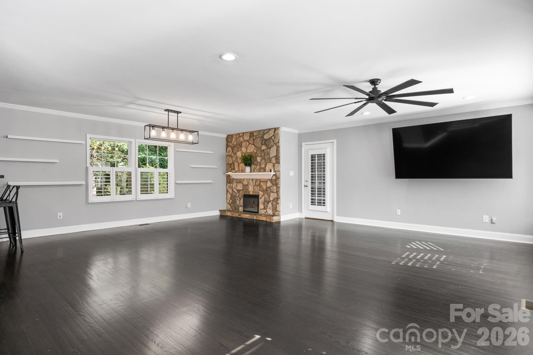 14214 Honeysuckle Ridge Drive Property Photo 5