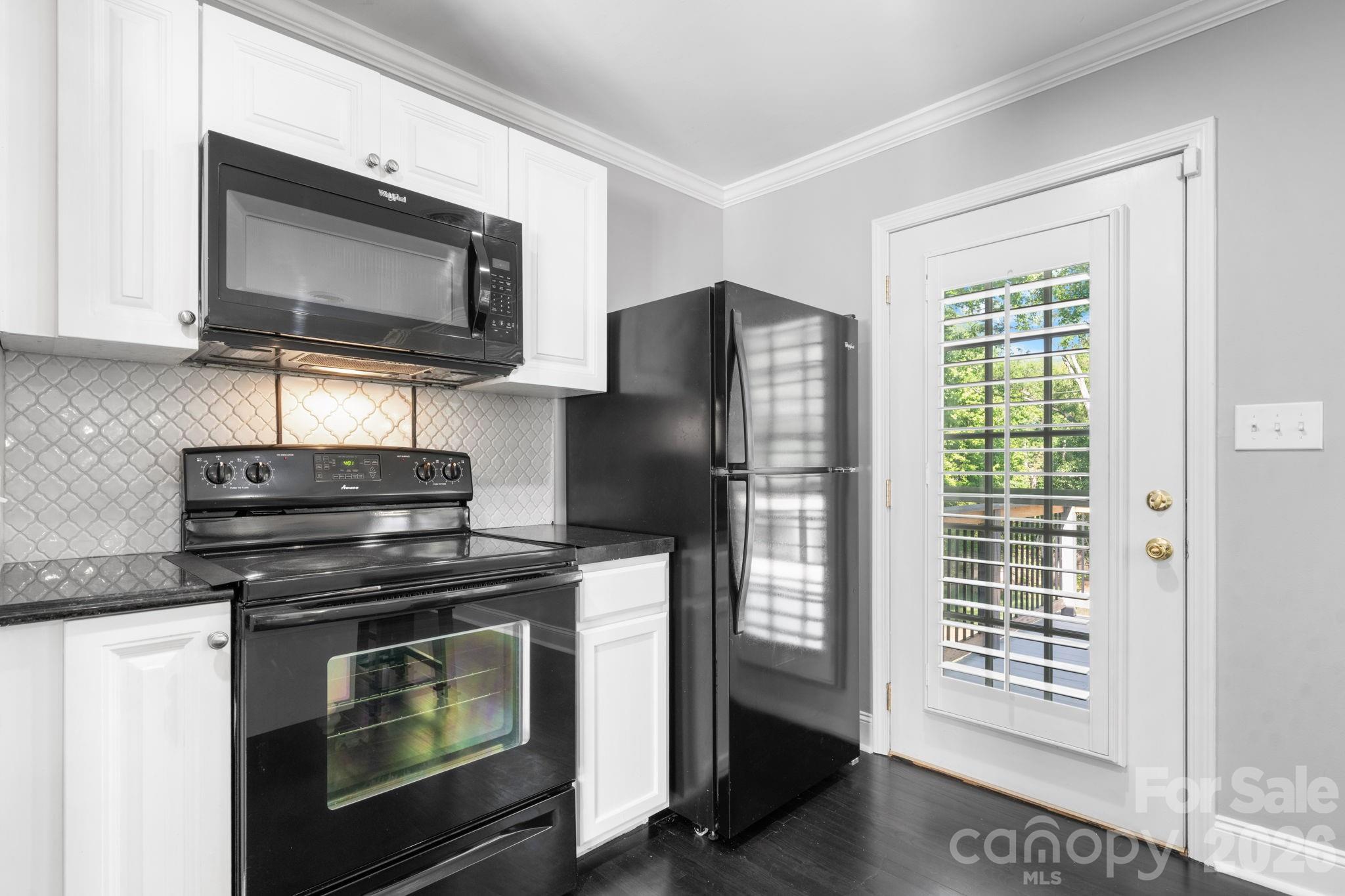 14214 Honeysuckle Ridge Drive Property Photo 12