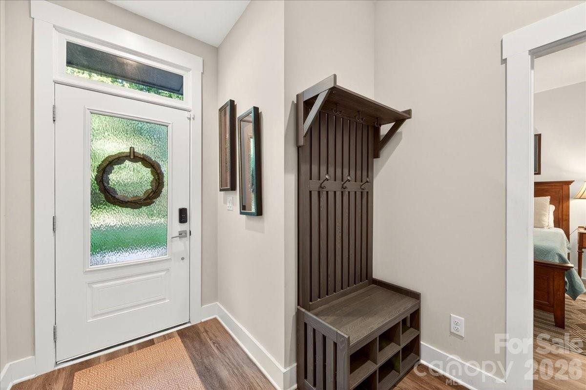 4136 Castleton Road Property Photo 7