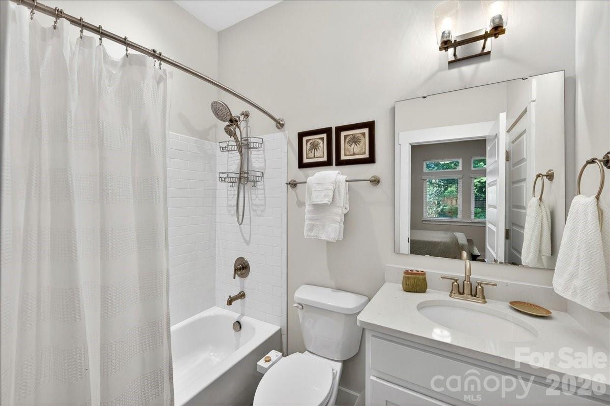 4136 Castleton Road Property Photo 10