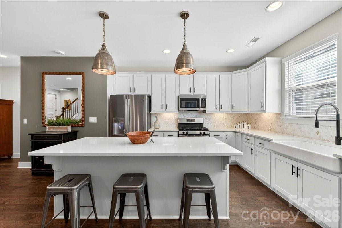 4136 Castleton Road Property Photo 14