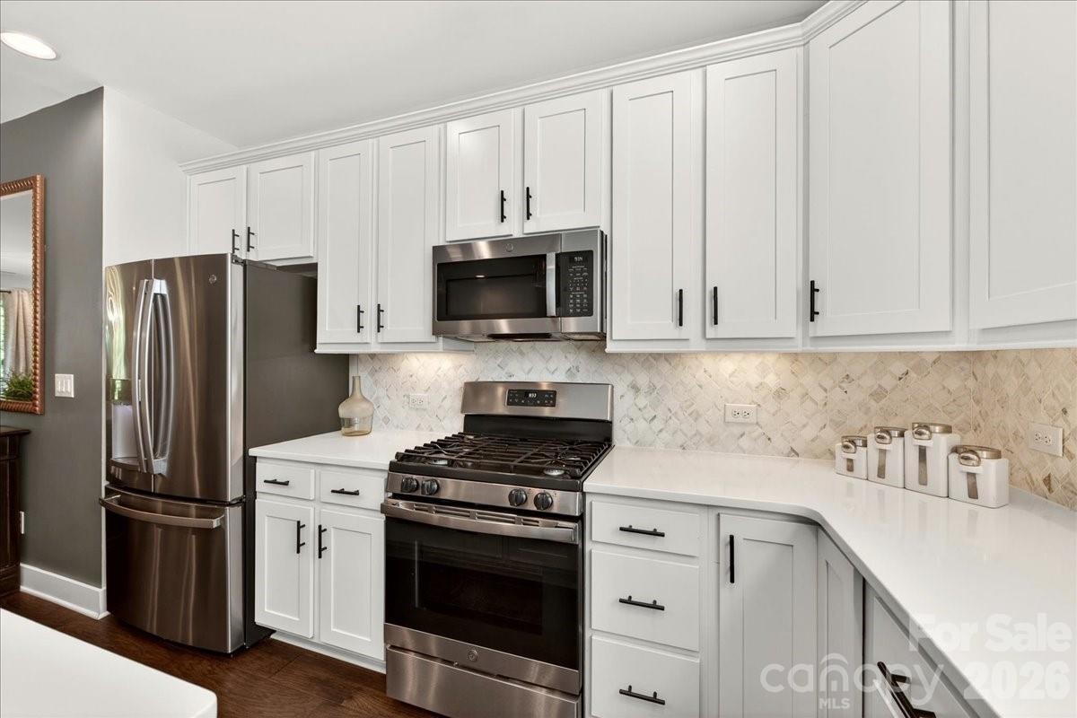 4136 Castleton Road Property Photo 15
