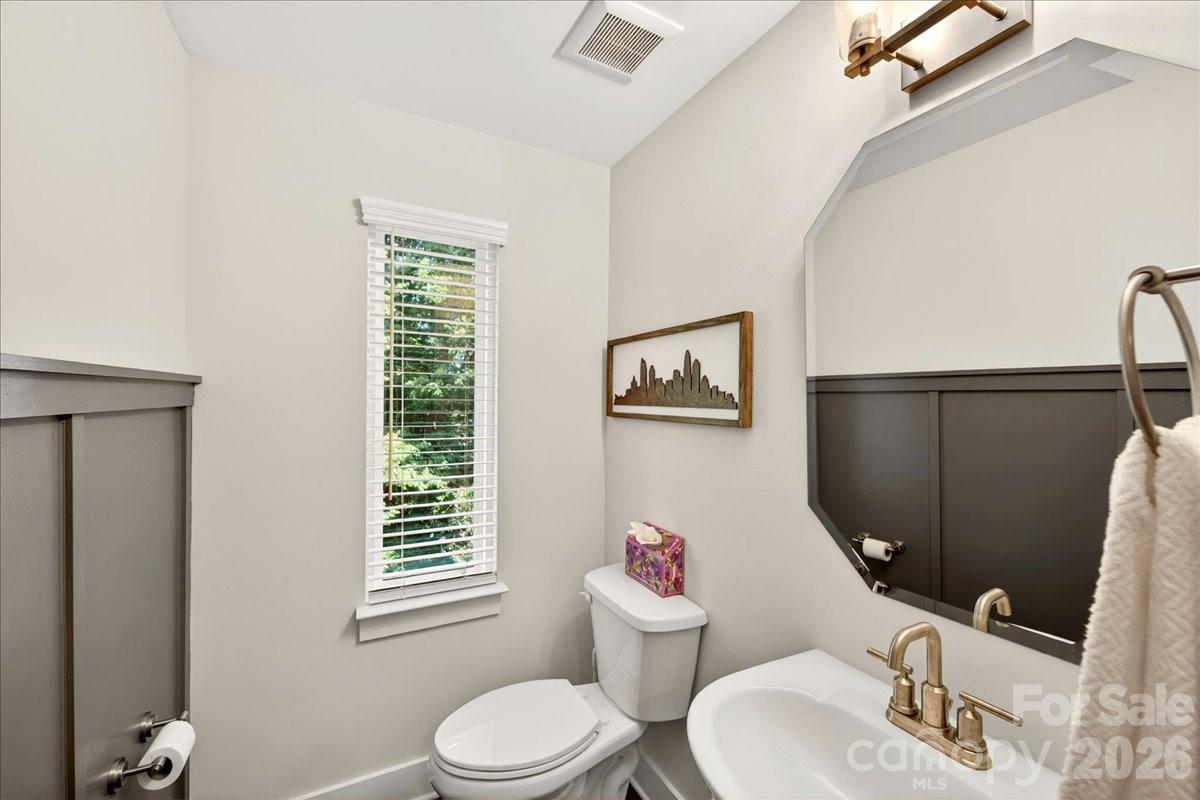 4136 Castleton Road Property Photo 25