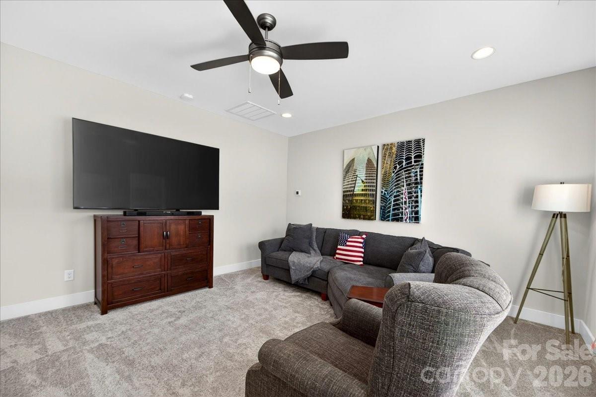 4136 Castleton Road Property Photo 35
