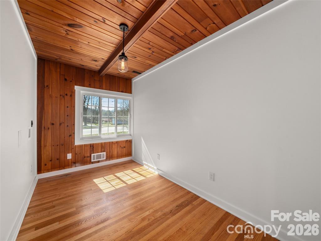 228 Main Street Property Photo 5