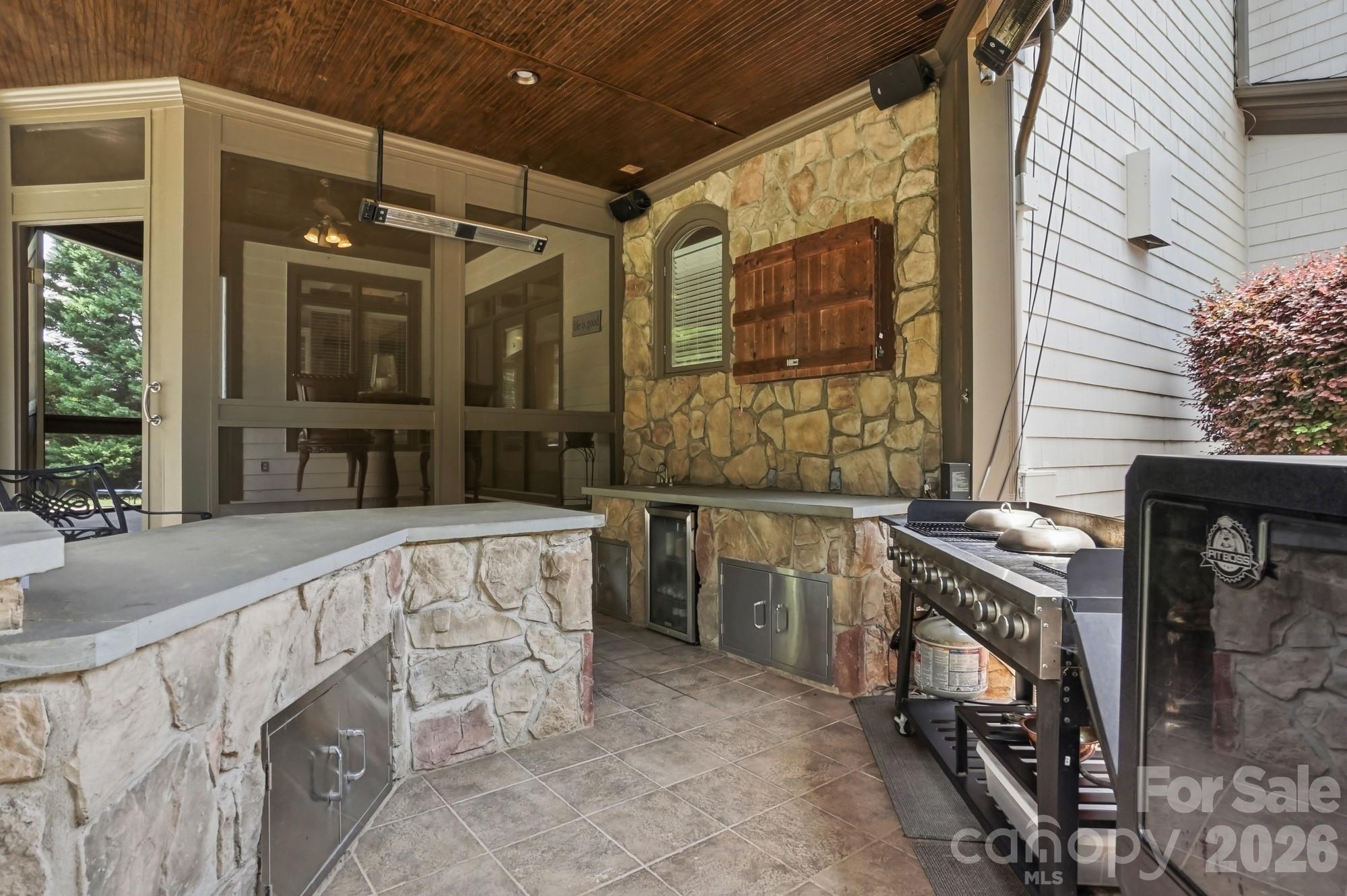 105 Quincy Court Property Photo 37