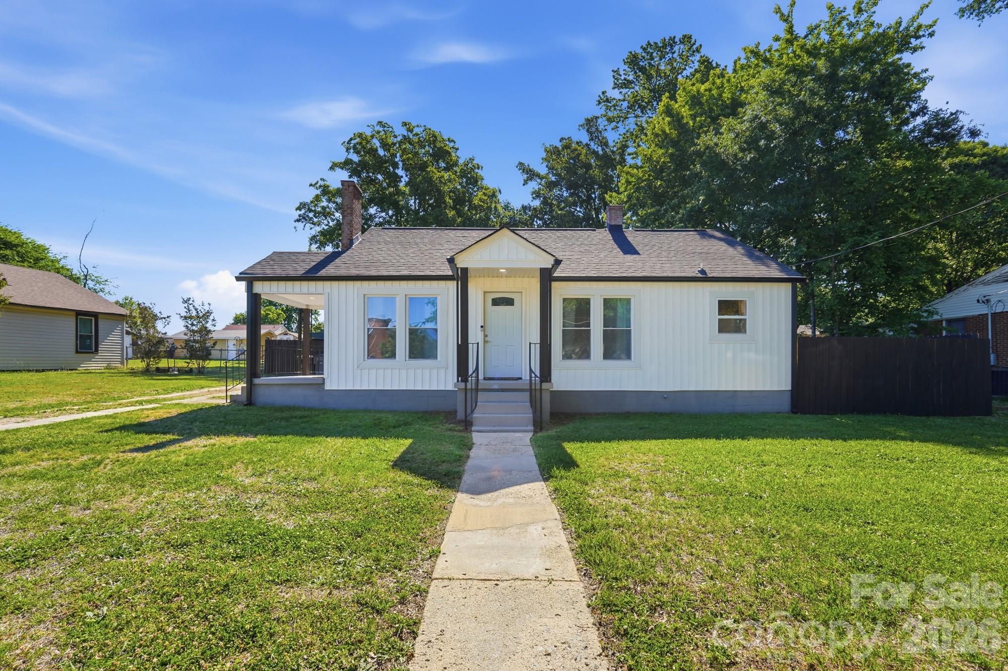 912 Laura Avenue Property Photo 1