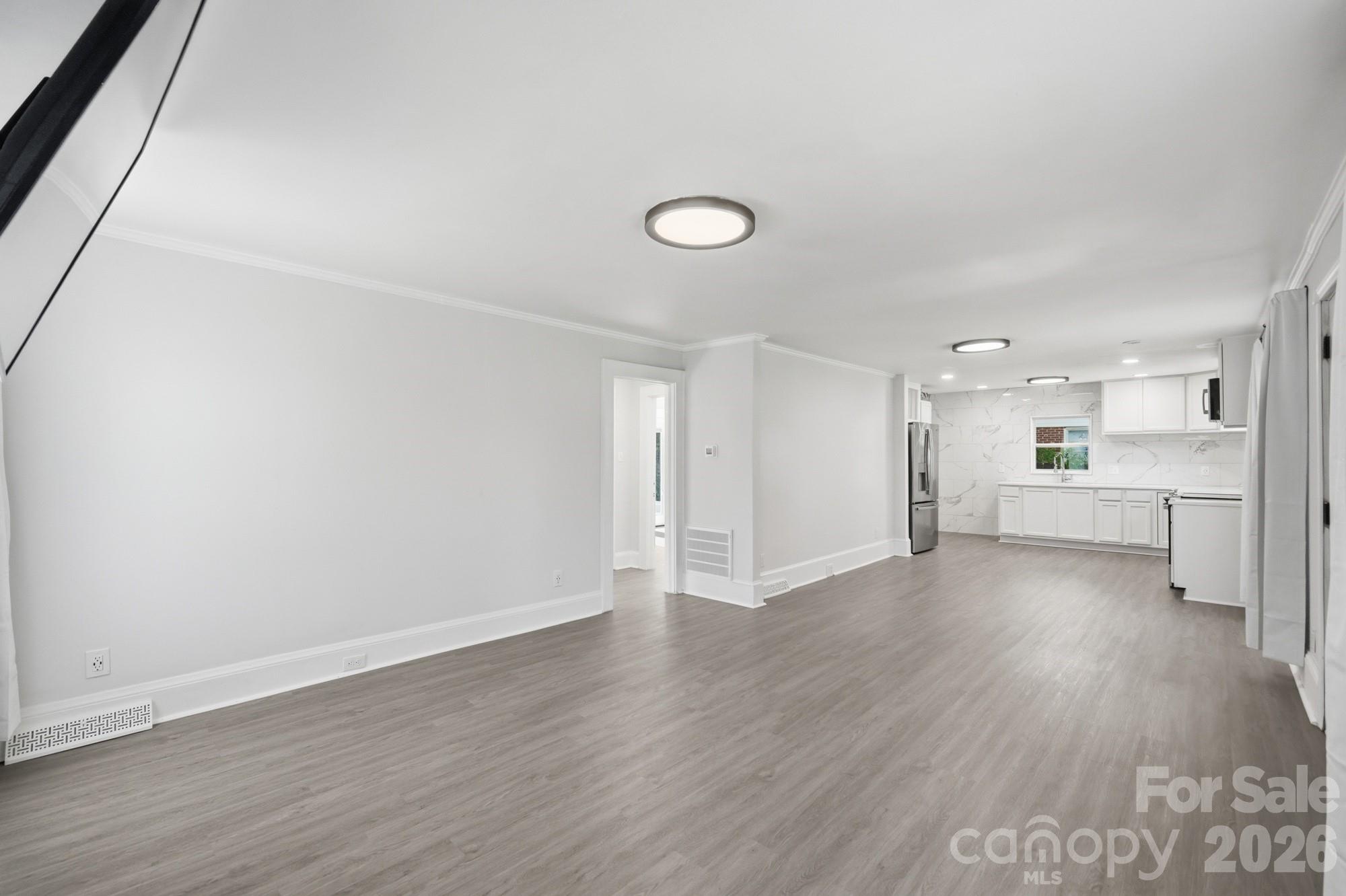 912 Laura Avenue Property Photo 12