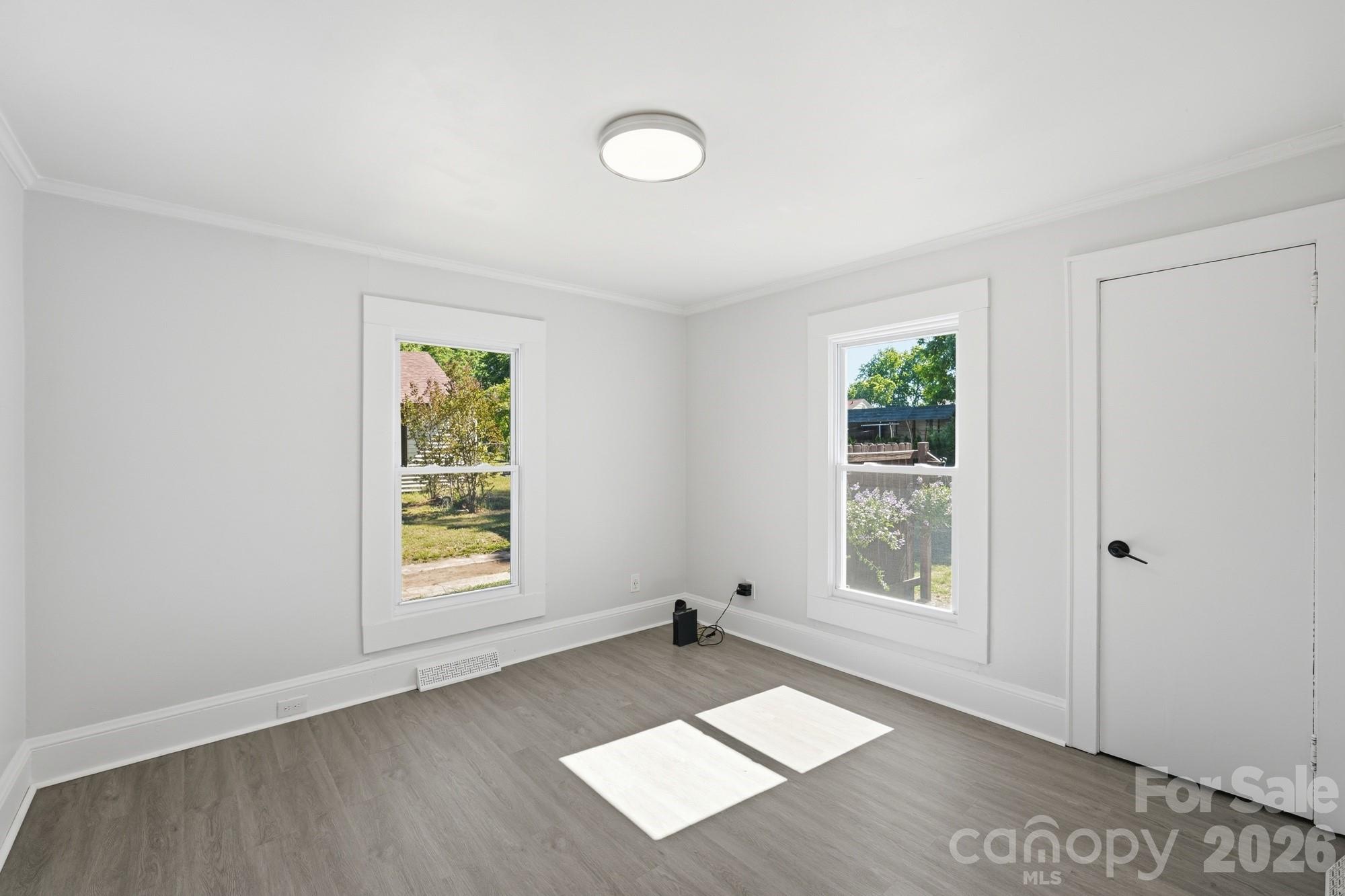 912 Laura Avenue Property Photo 14