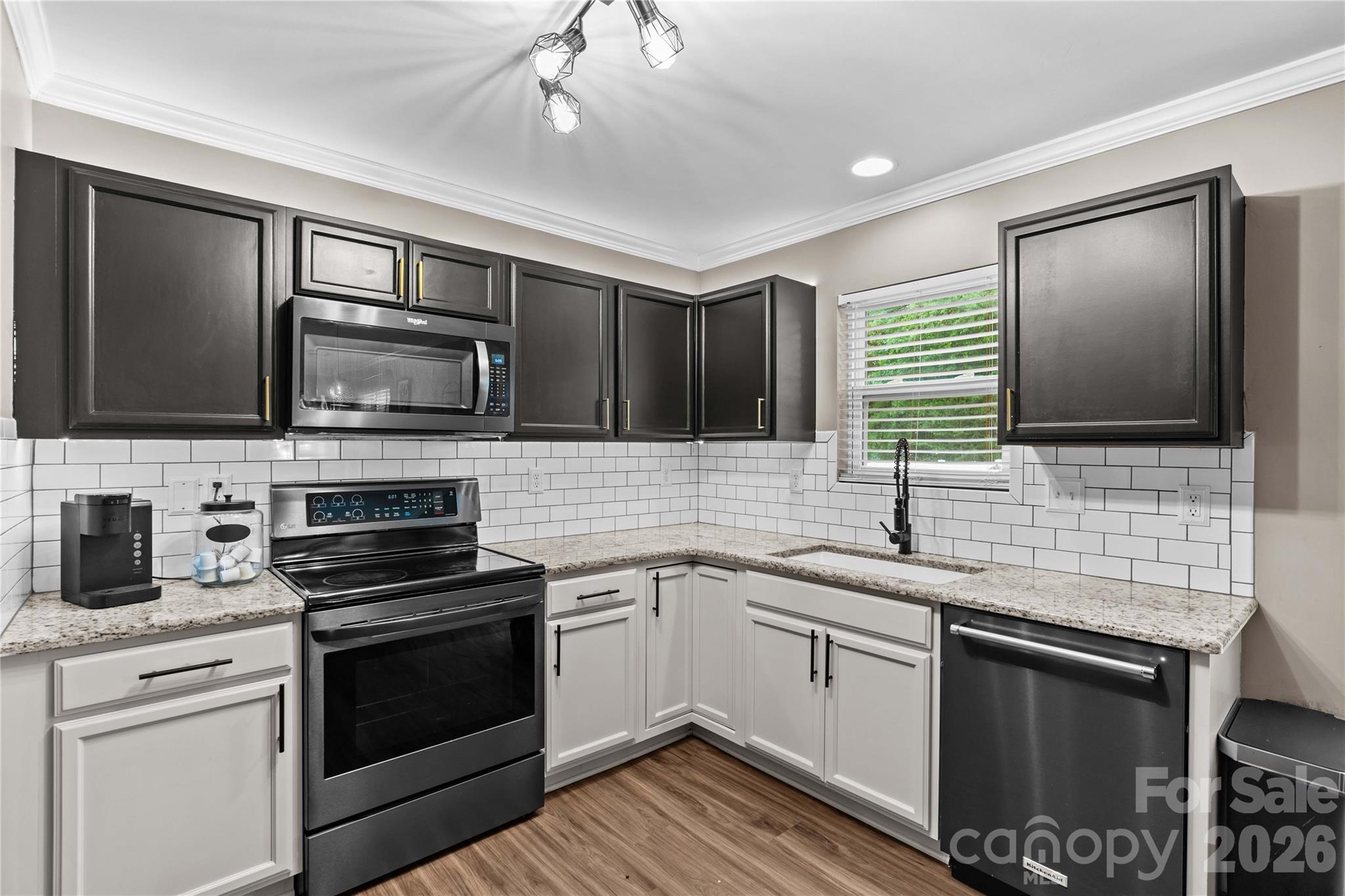 218 Valerie Drive Property Photo 11
