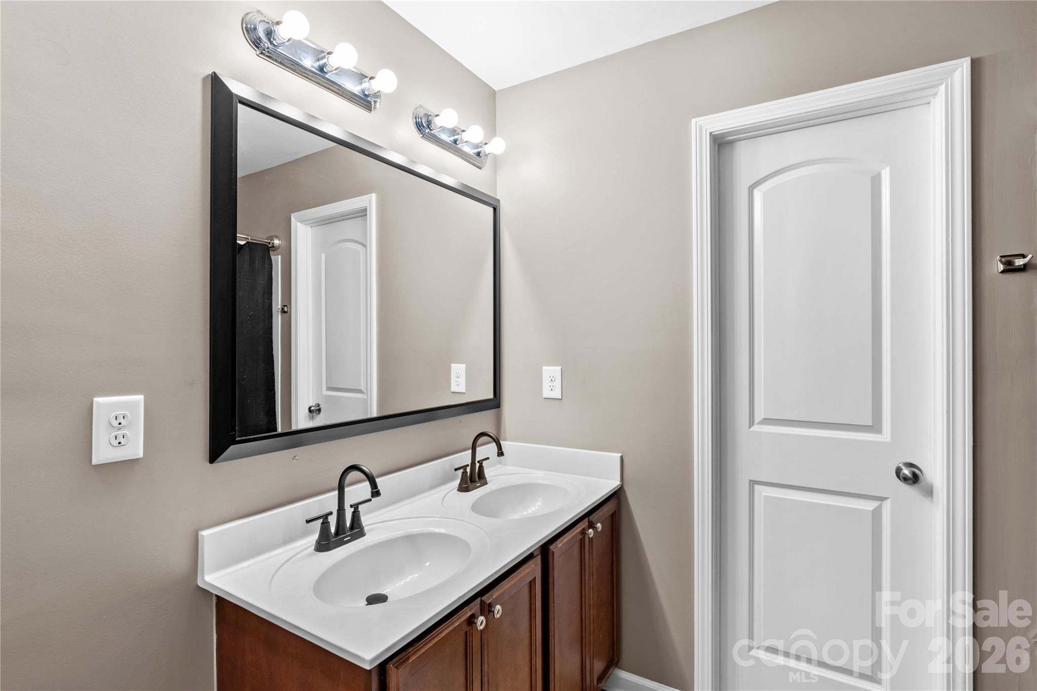 218 Valerie Drive Property Photo 19