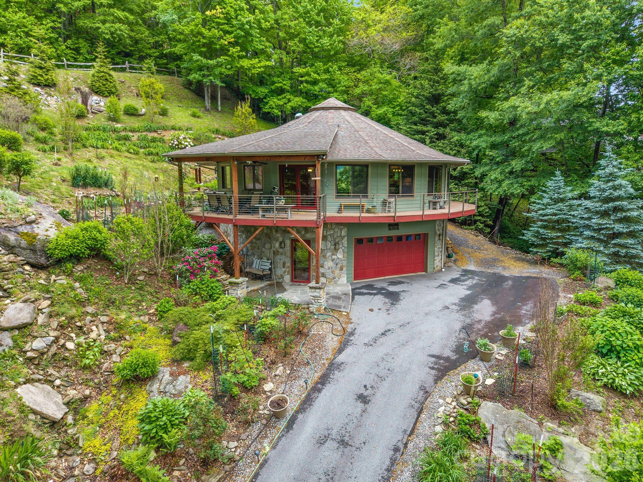 140 Slim Ridge Property Photo 1