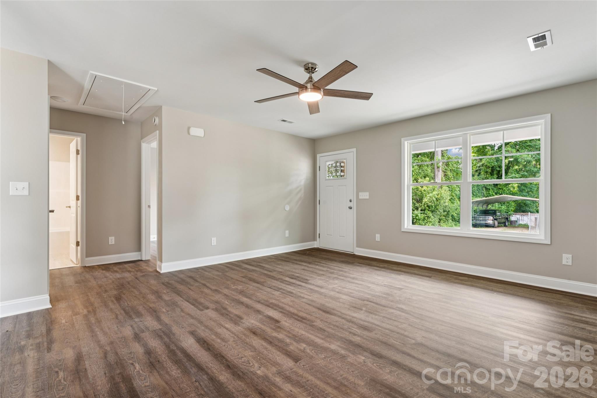209 W 17th Street Property Photo 8