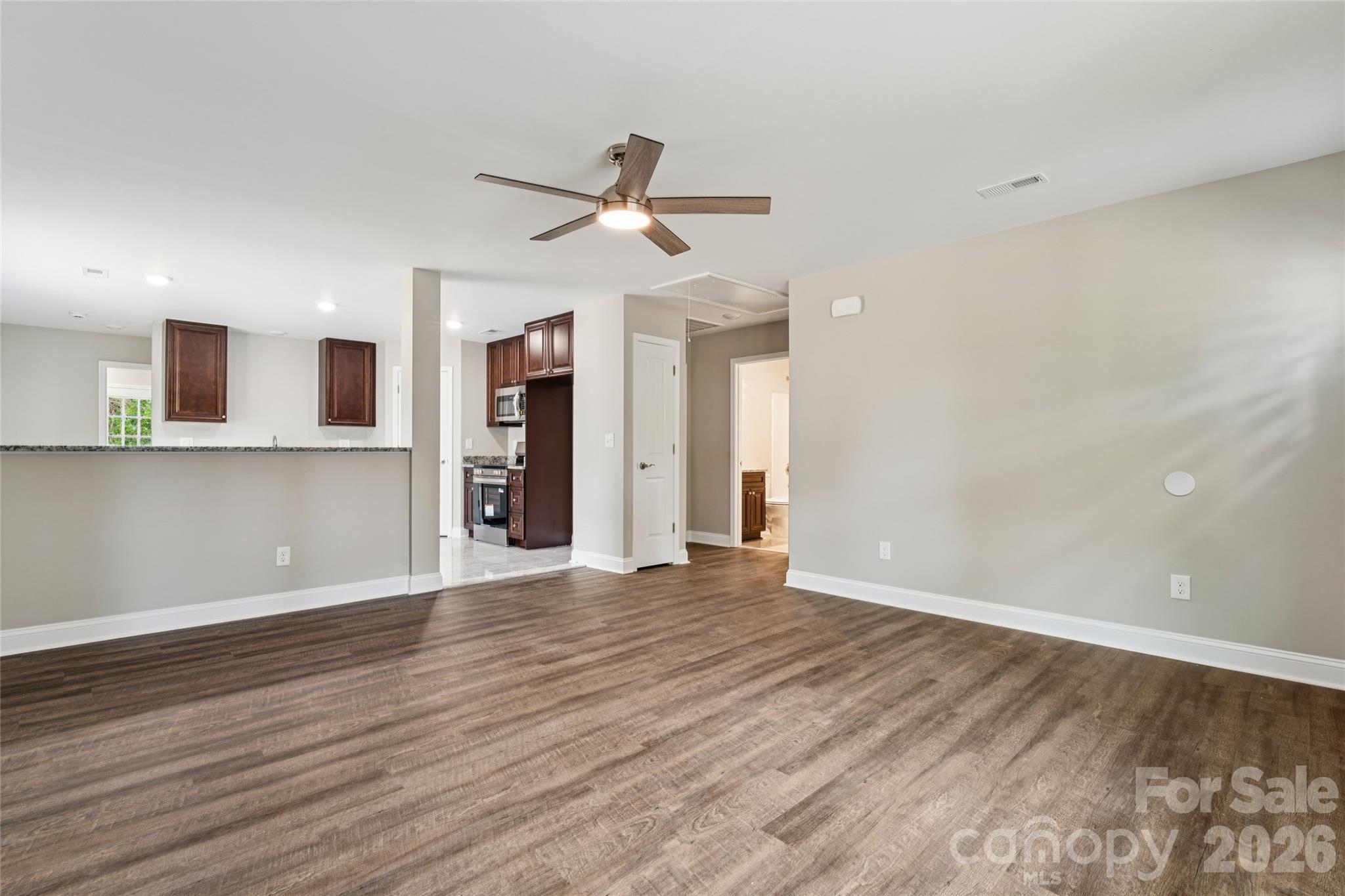 209 W 17th Street Property Photo 9