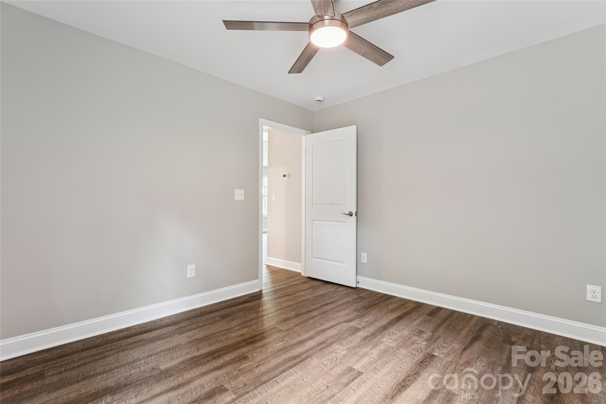209 W 17th Street Property Photo 28