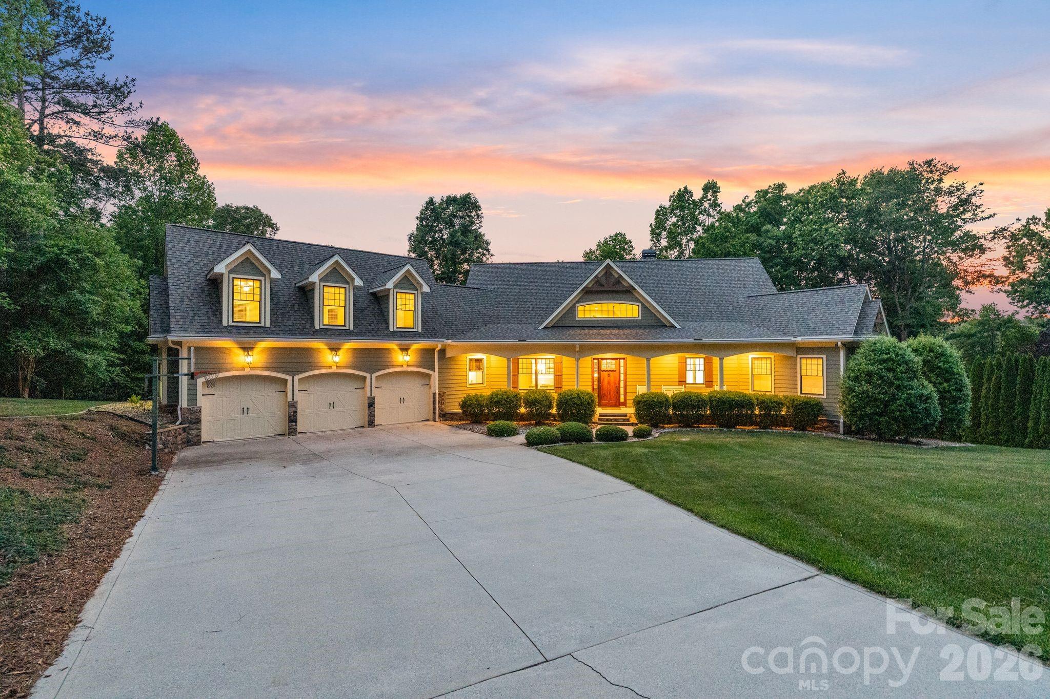 2243 Whiterock Court Property Photo 3