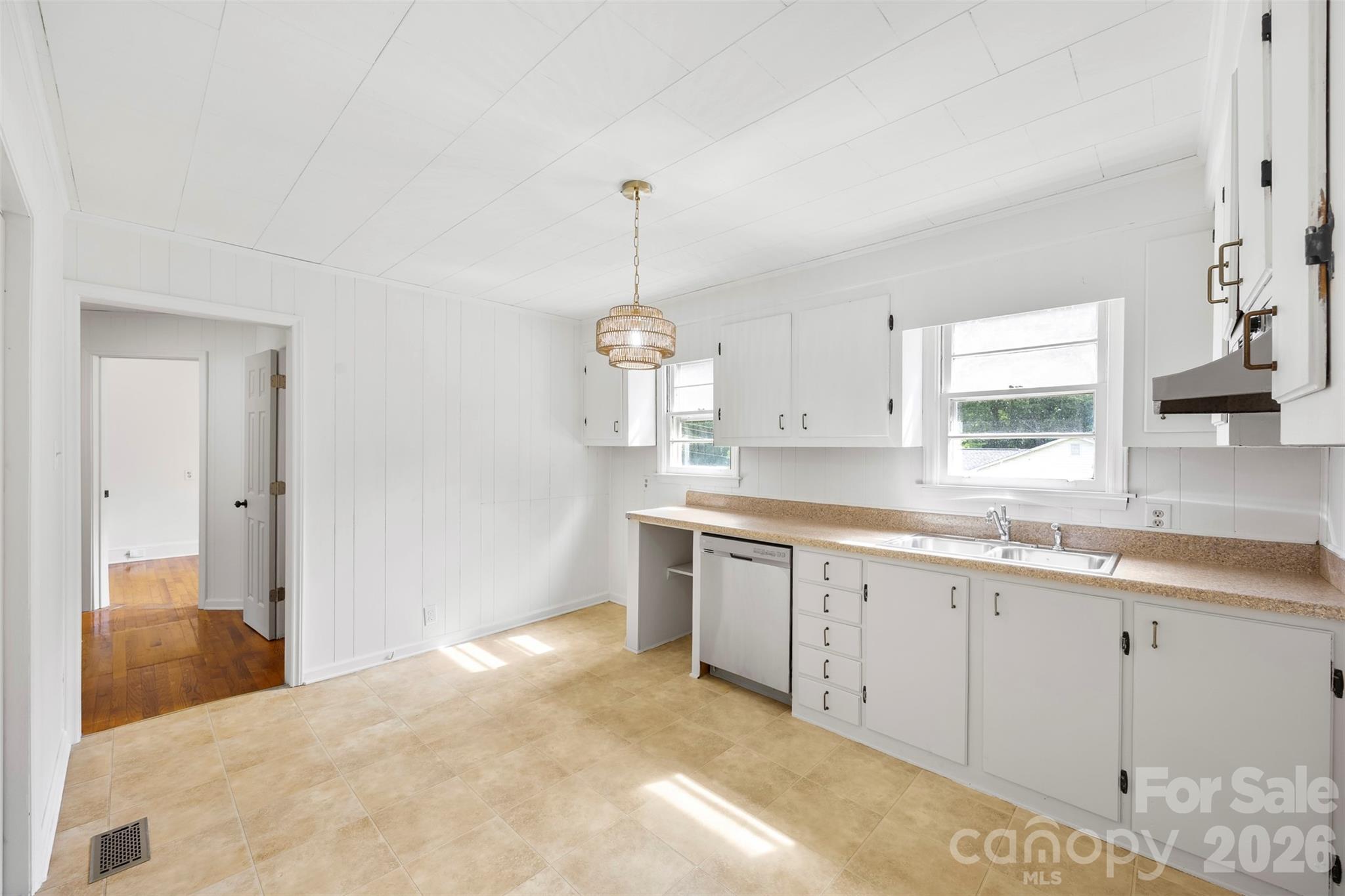 301 Gittens Street Property Photo 9
