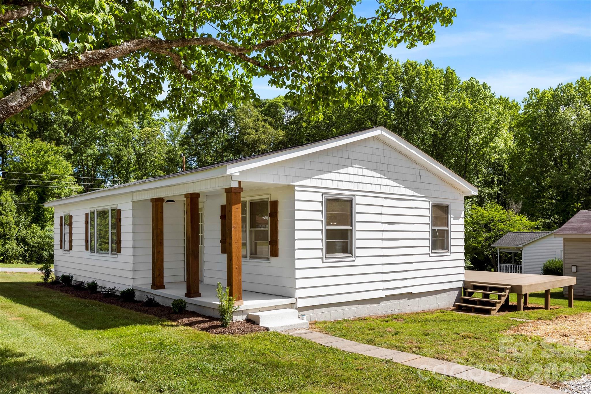 301 Gittens Street Property Photo 16