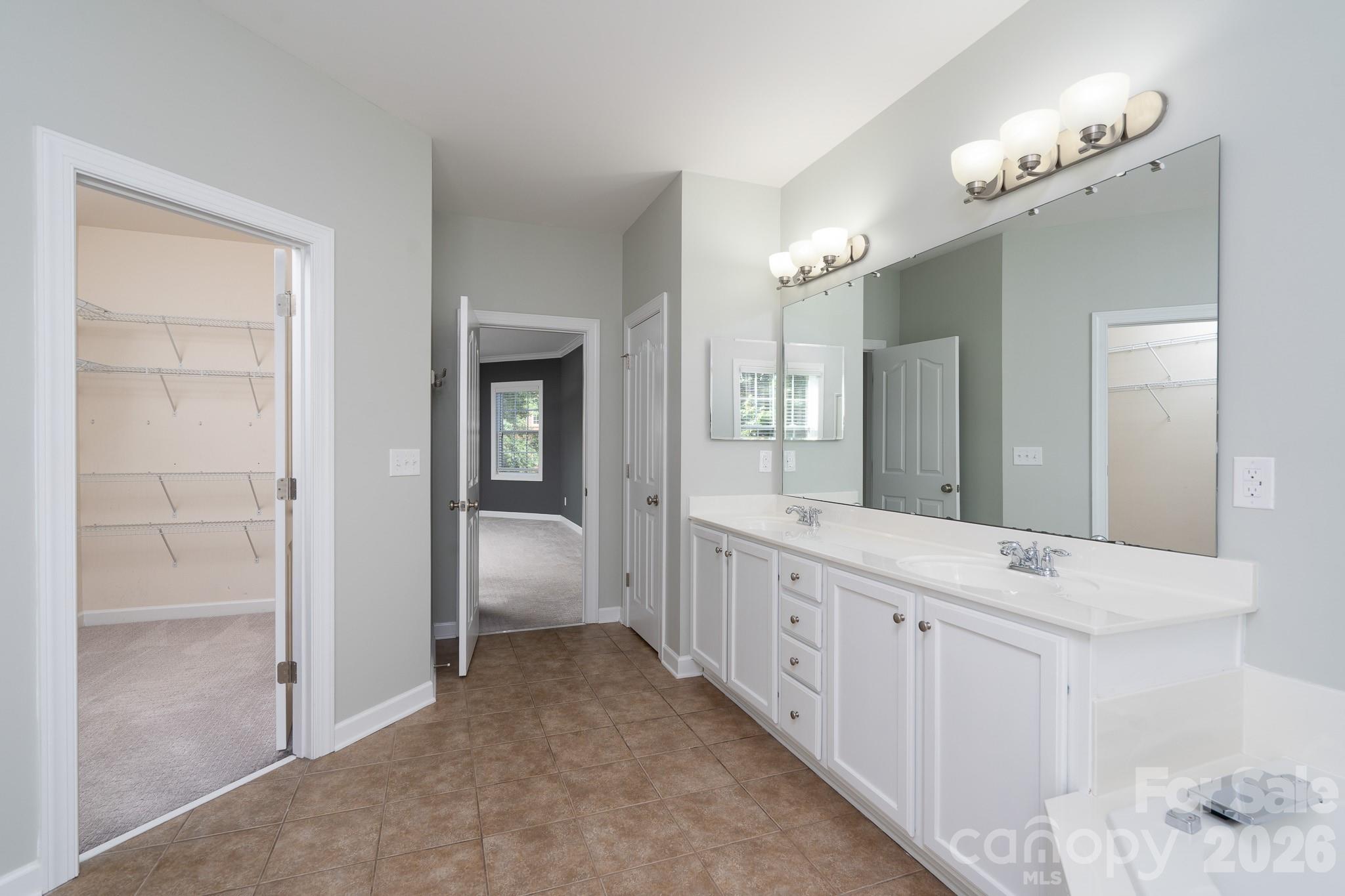 660 Vega Street Property Photo 22