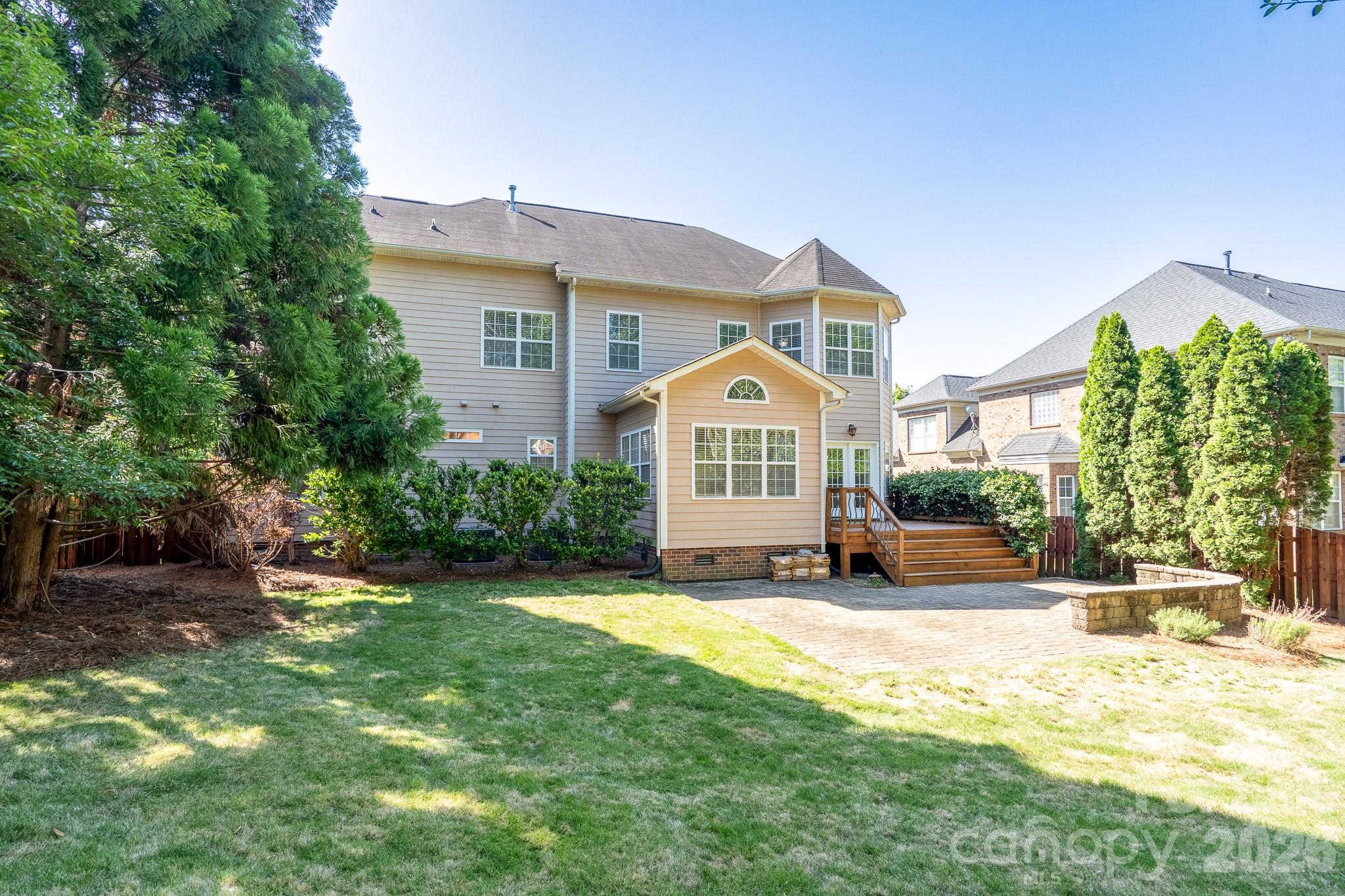 660 Vega Street Property Photo 40