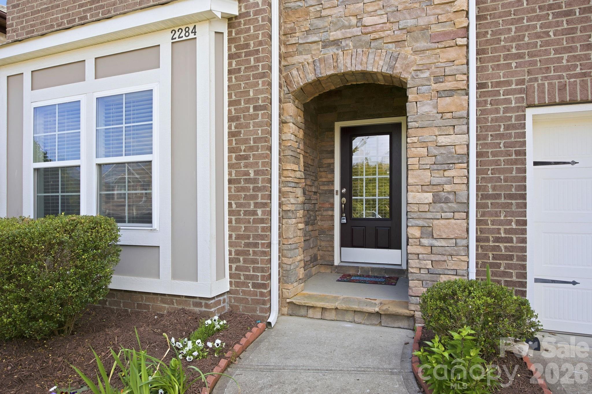 2284 Barrowcliffe Drive Property Photo 2