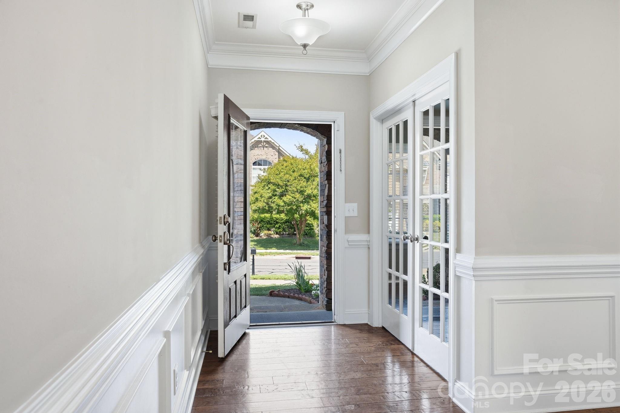 2284 Barrowcliffe Drive Property Photo 3