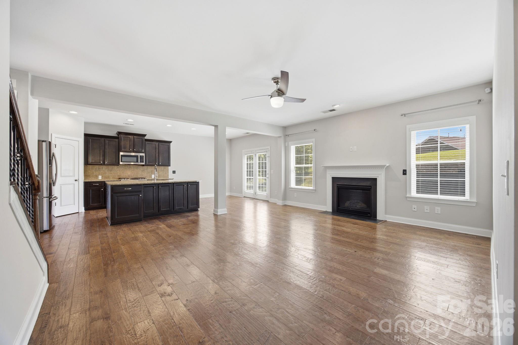 2284 Barrowcliffe Drive Property Photo 9