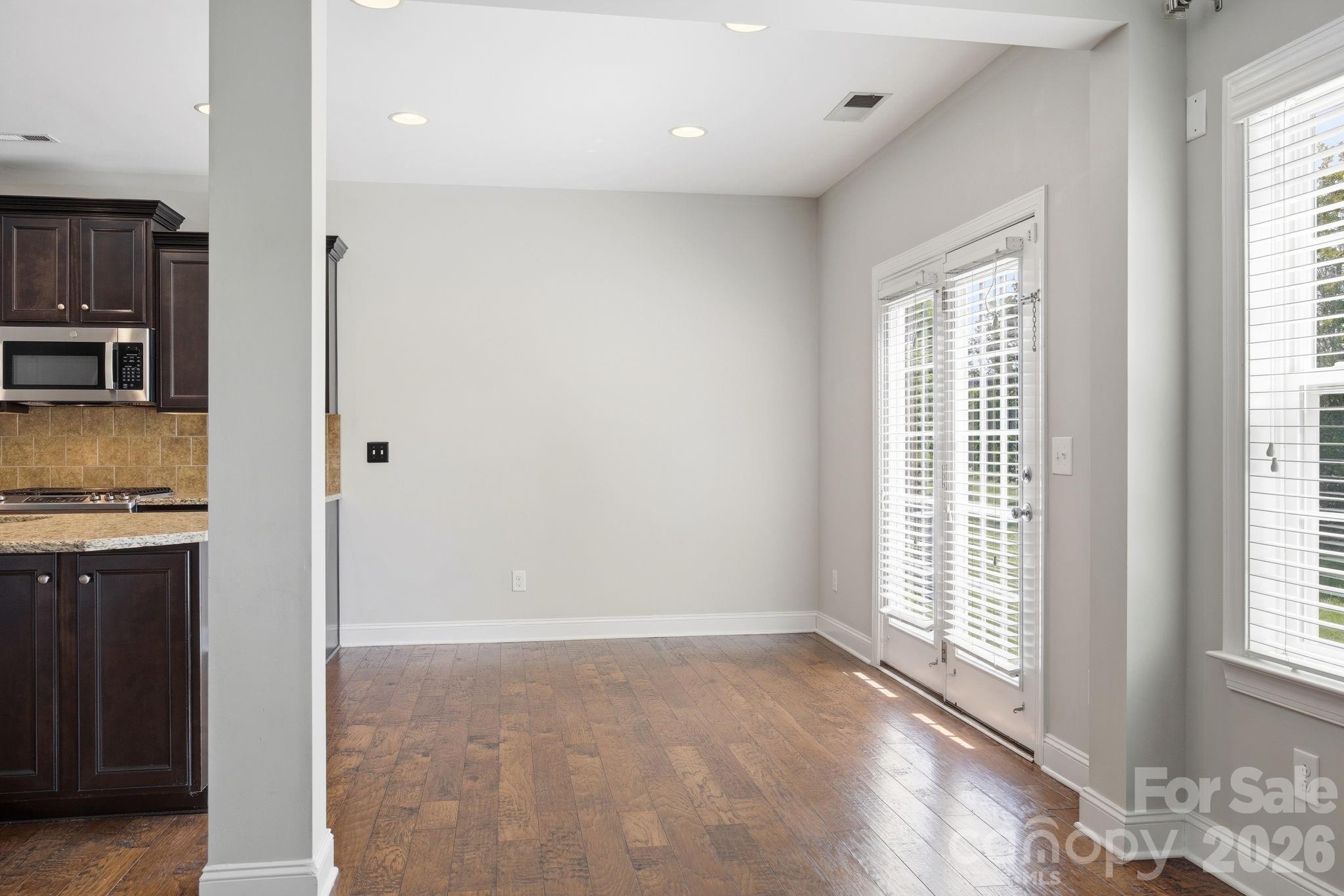 2284 Barrowcliffe Drive Property Photo 16