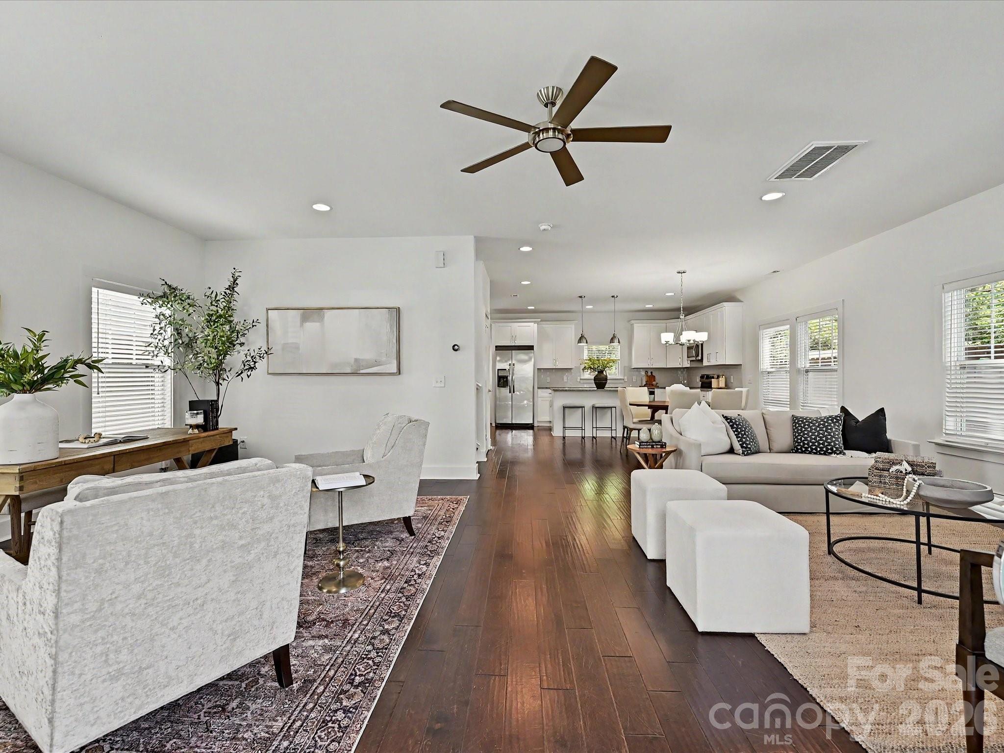1216 Lomax Avenue Property Photo 4