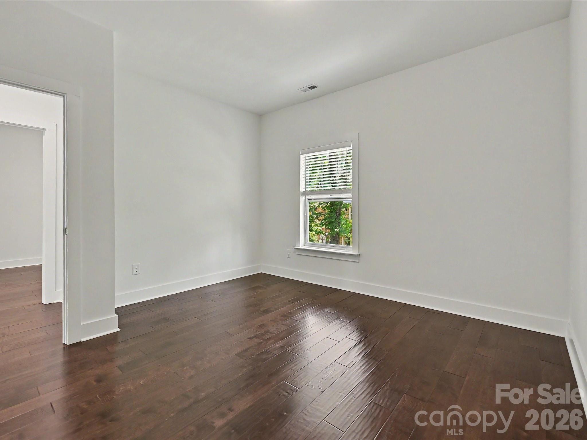 1216 Lomax Avenue Property Photo 25