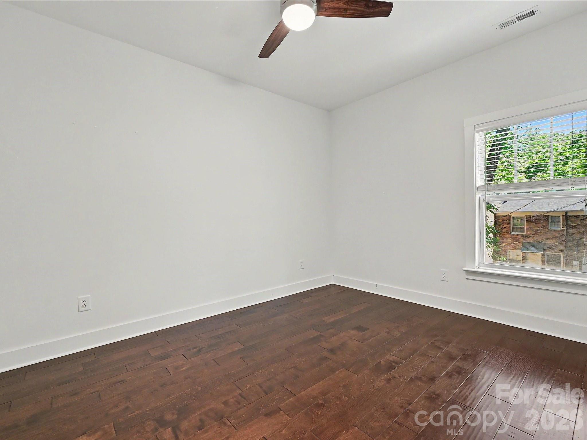 1216 Lomax Avenue Property Photo 27